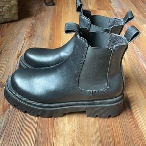 Amazon Chelsea lug boot